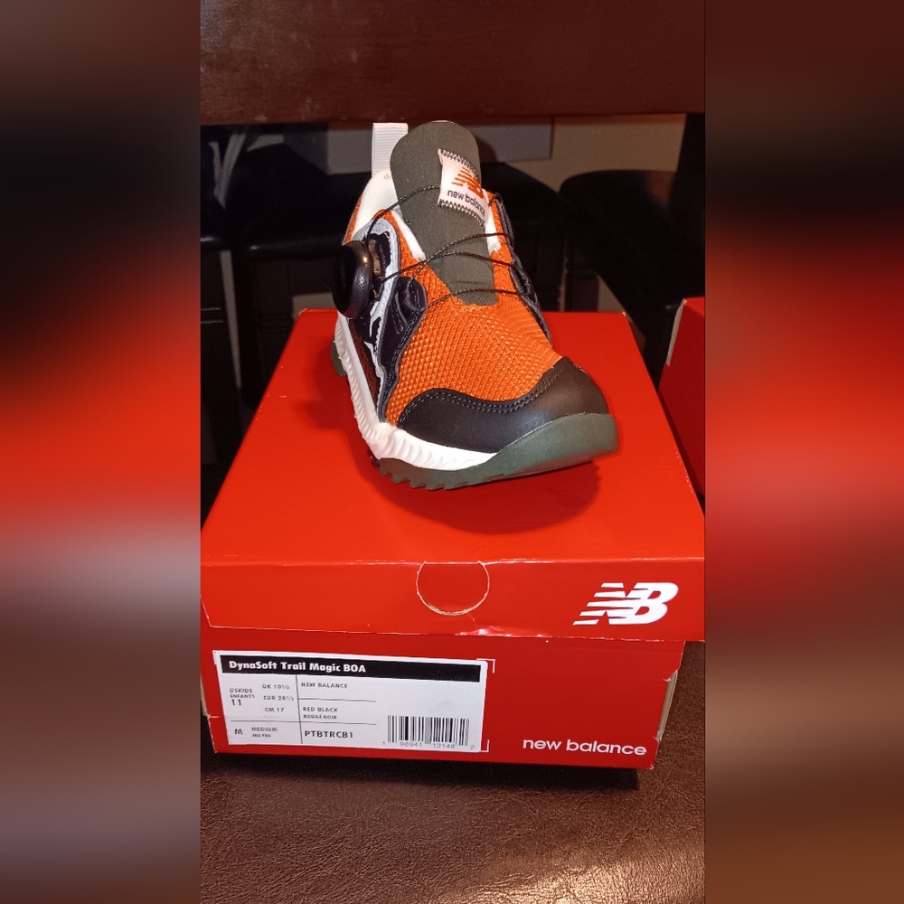 New Balance - Picture 2 of 3